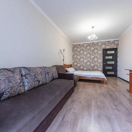 Flatrent Drahomanova 2A Apartment Kyiv Exterior photo