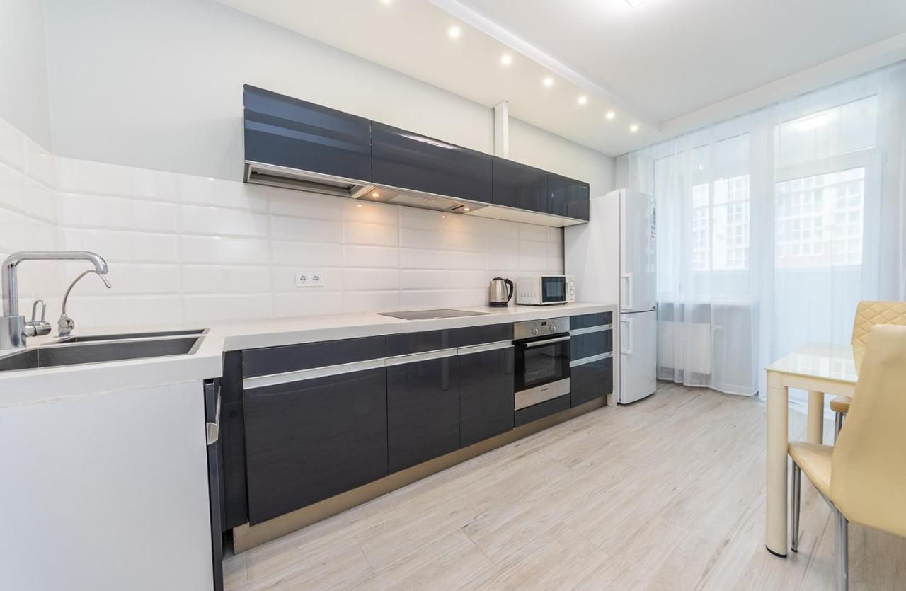 Flatrent Drahomanova 2A Apartment Kyiv Exterior photo