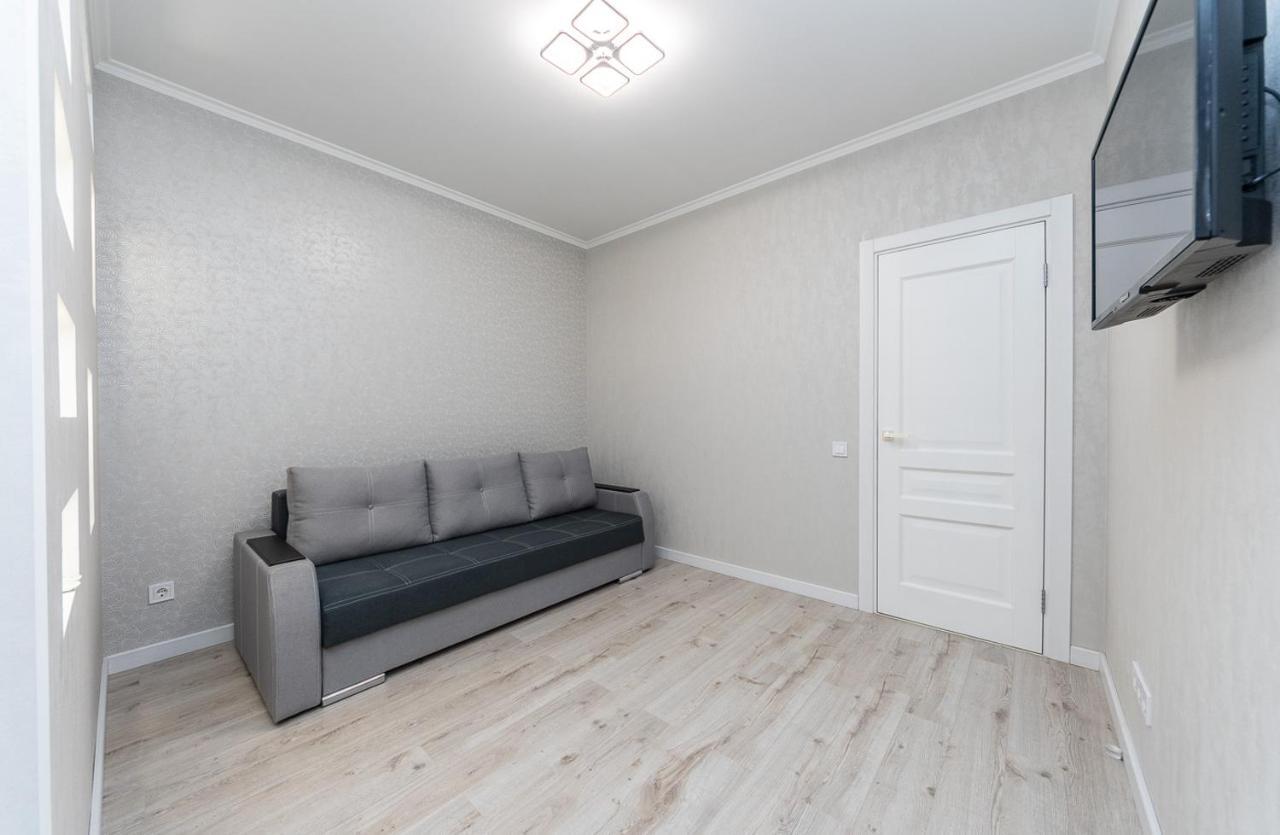 Flatrent Drahomanova 2A Apartment Kyiv Exterior photo