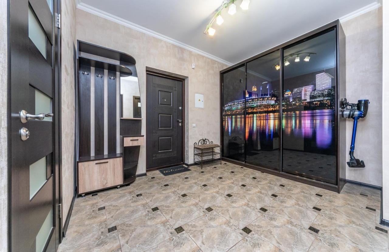 Flatrent Drahomanova 2A Apartment Kyiv Exterior photo