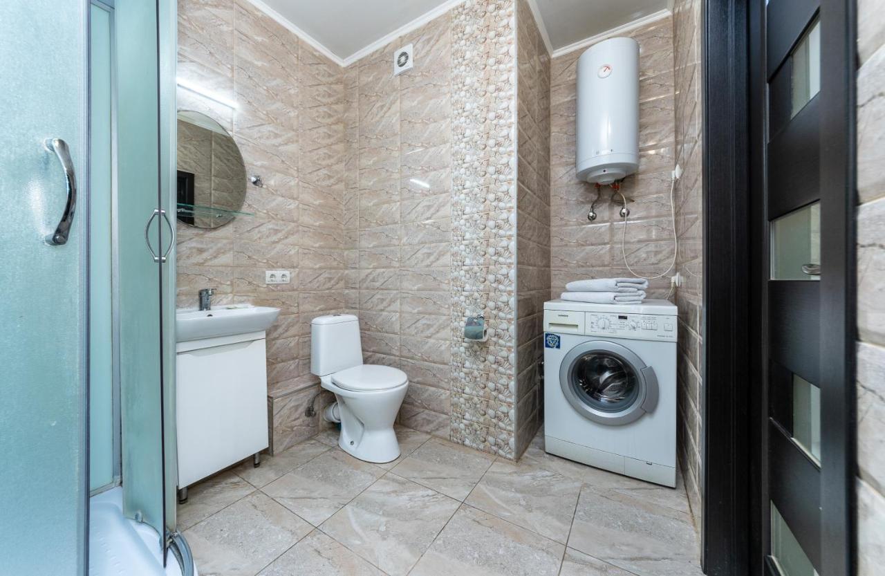 Flatrent Drahomanova 2A Apartment Kyiv Exterior photo