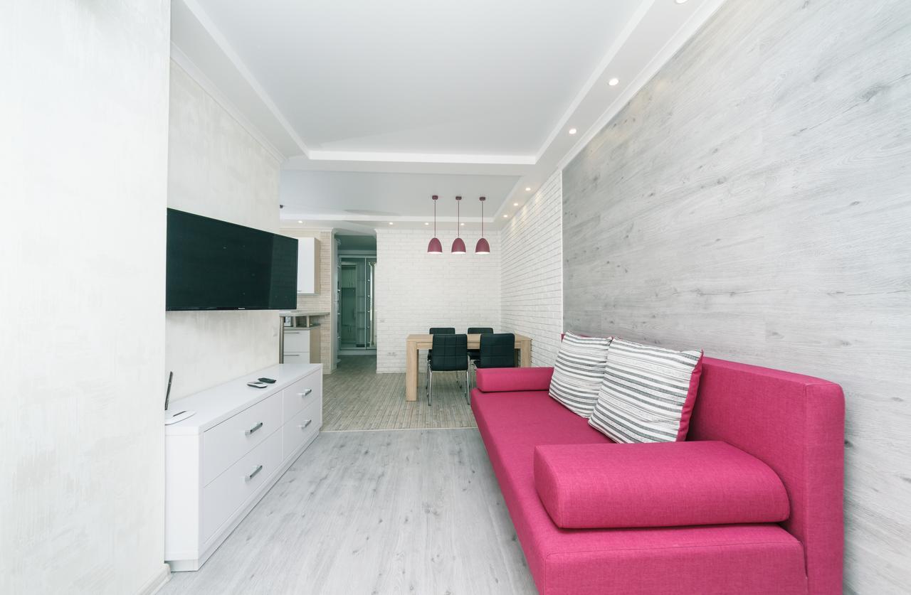 Flatrent Drahomanova 2A Apartment Kyiv Exterior photo