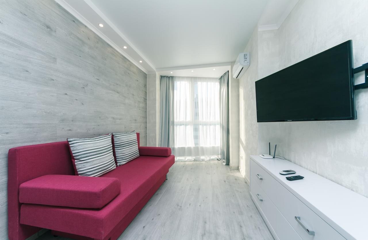 Flatrent Drahomanova 2A Apartment Kyiv Exterior photo